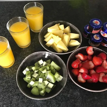 De Boomhut Bed and Breakfast