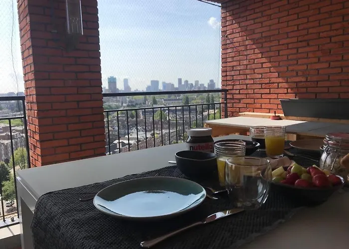 De Boomhut Bed & Breakfast